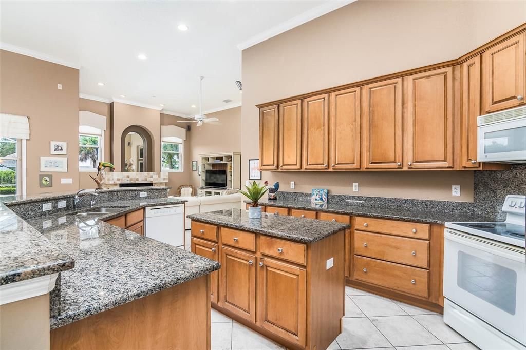 For Sale: $950,000 (4 beds, 3 baths, 2700 Square Feet)