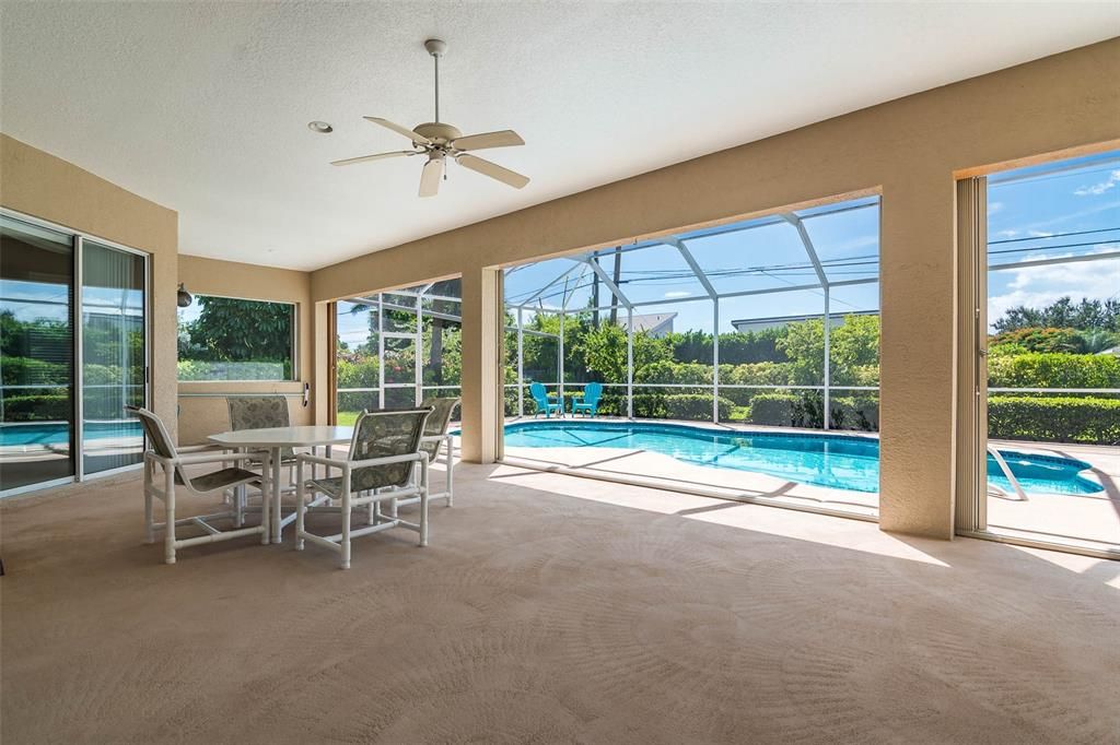 For Sale: $950,000 (4 beds, 3 baths, 2700 Square Feet)