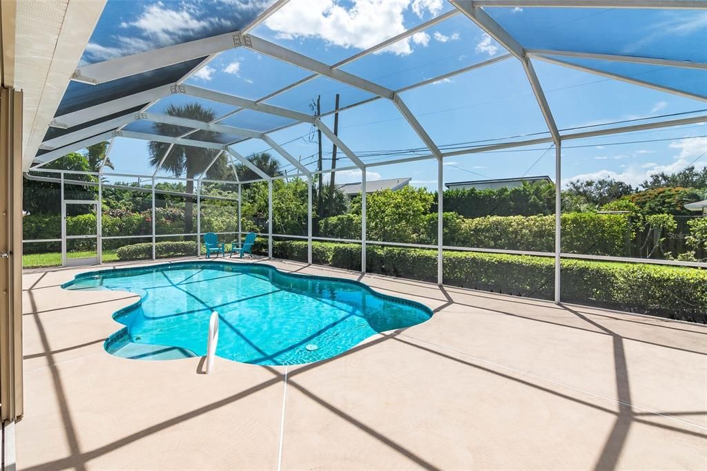 For Sale: $950,000 (4 beds, 3 baths, 2700 Square Feet)