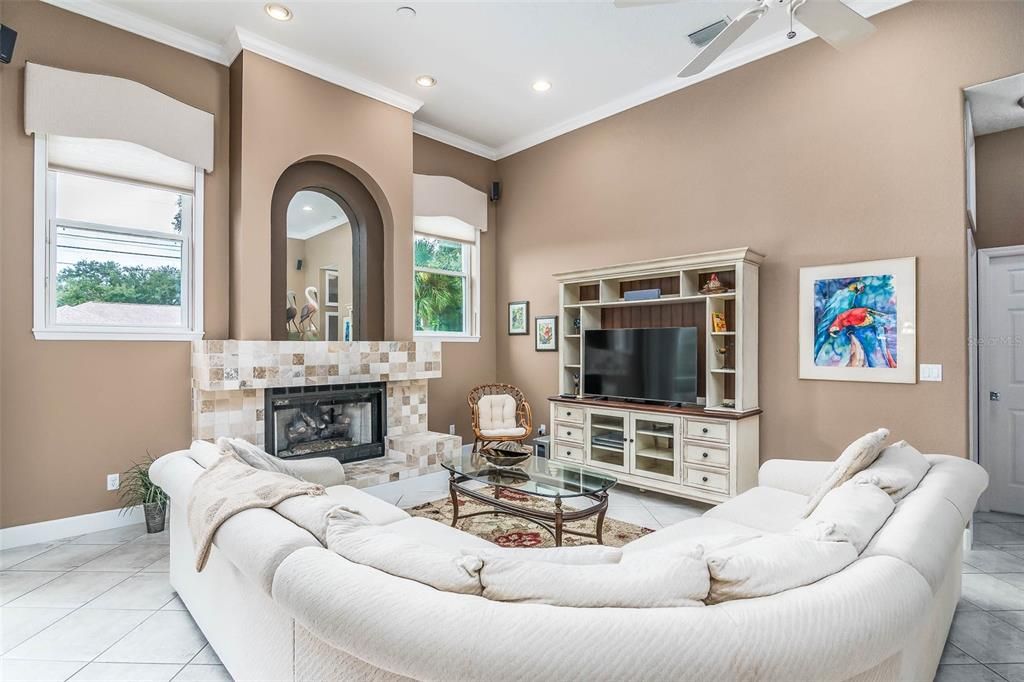 For Sale: $950,000 (4 beds, 3 baths, 2700 Square Feet)