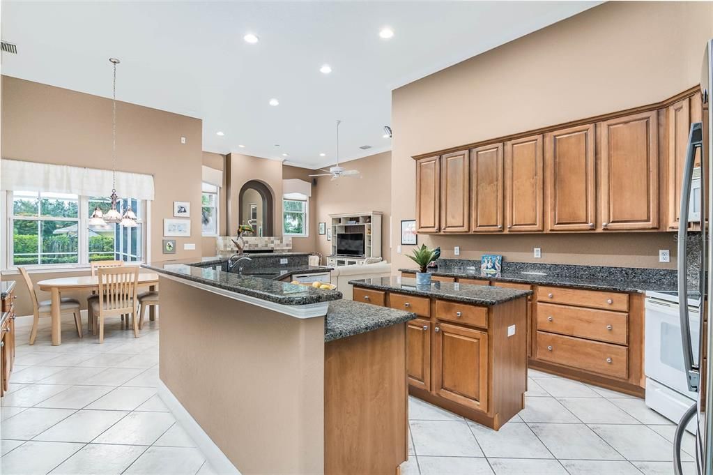 For Sale: $950,000 (4 beds, 3 baths, 2700 Square Feet)