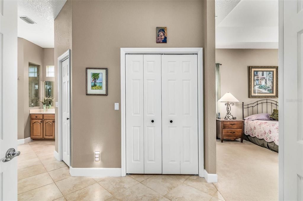 For Sale: $950,000 (4 beds, 3 baths, 2700 Square Feet)