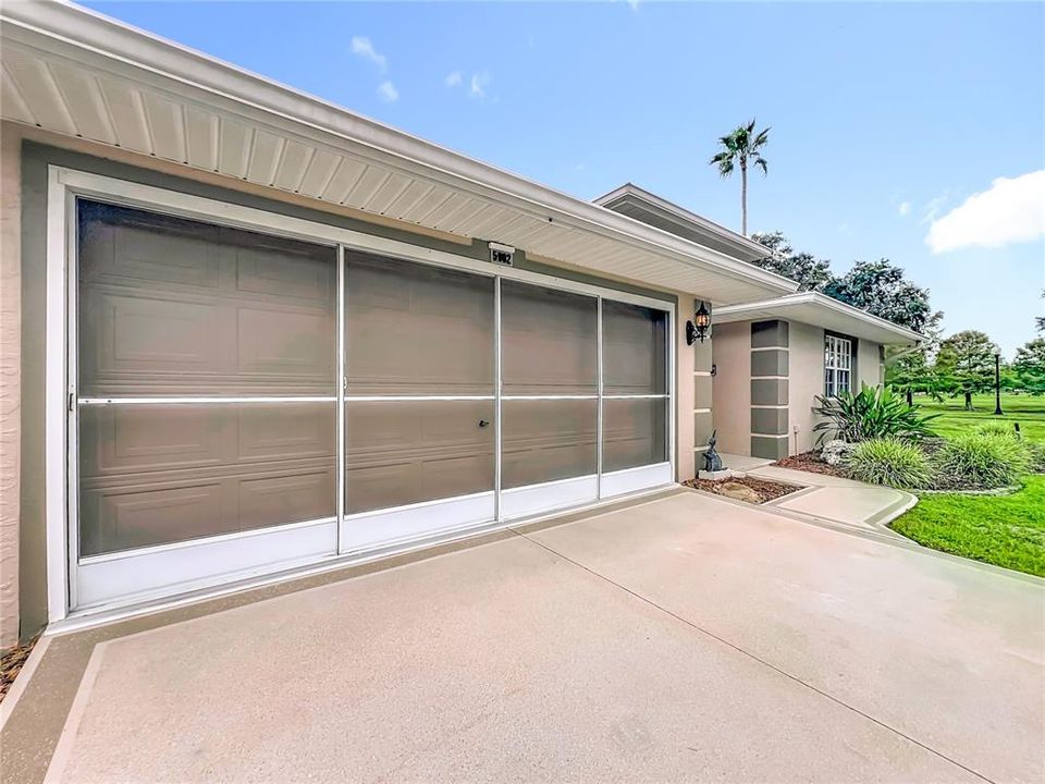 For Sale: $395,000 (3 beds, 3 baths, 2021 Square Feet)