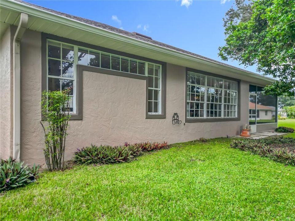 For Sale: $395,000 (3 beds, 3 baths, 2021 Square Feet)