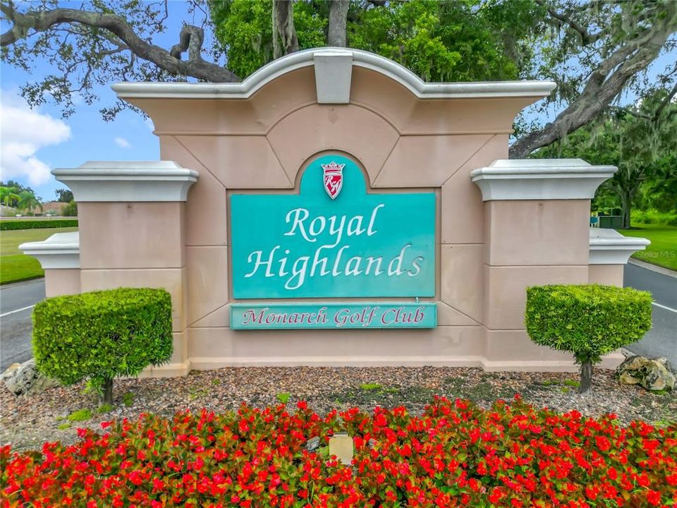 For Sale: $395,000 (3 beds, 3 baths, 2021 Square Feet)