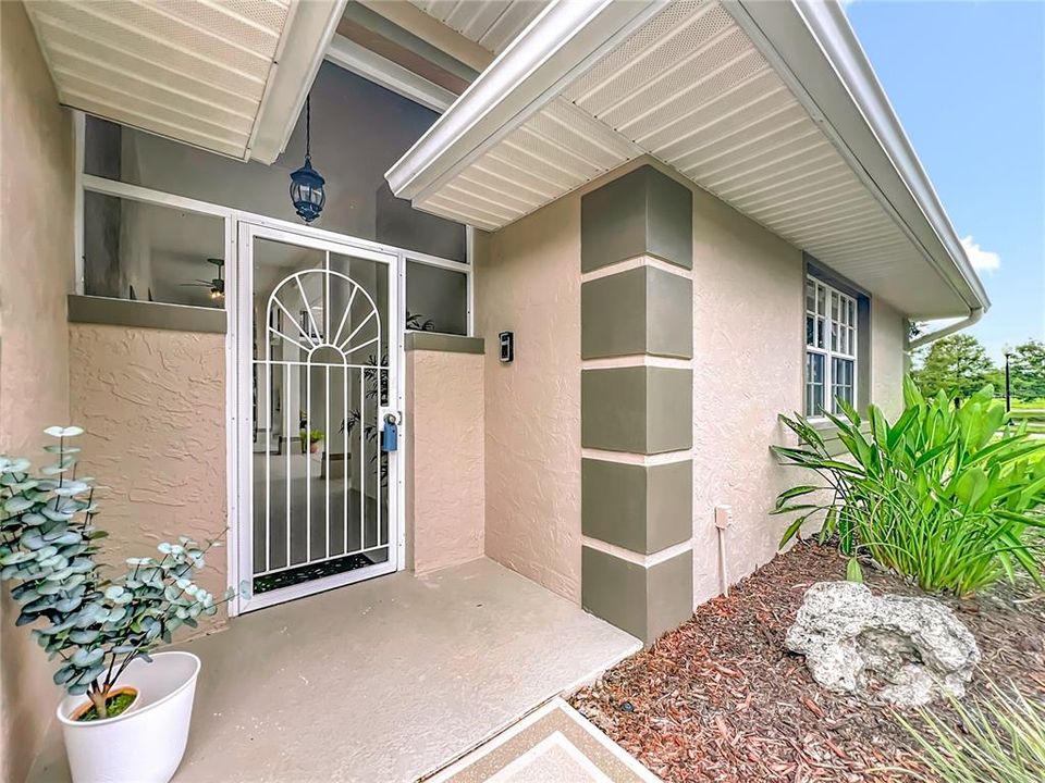 For Sale: $395,000 (3 beds, 3 baths, 2021 Square Feet)