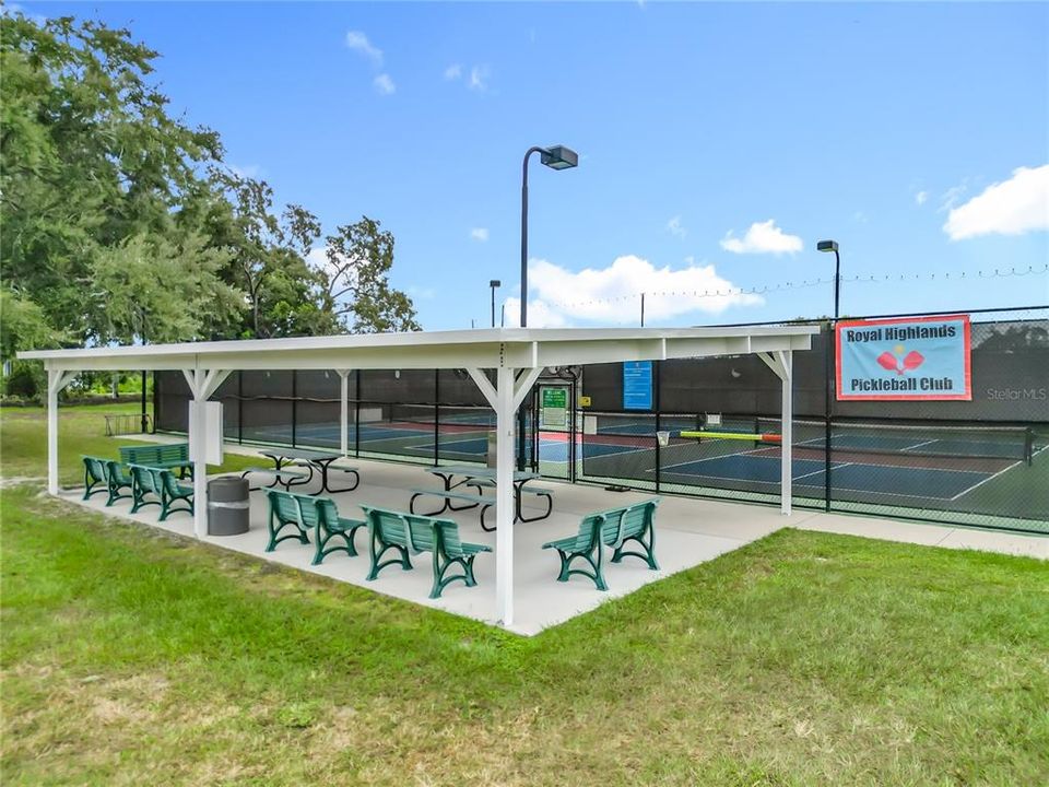 For Sale: $395,000 (3 beds, 3 baths, 2021 Square Feet)