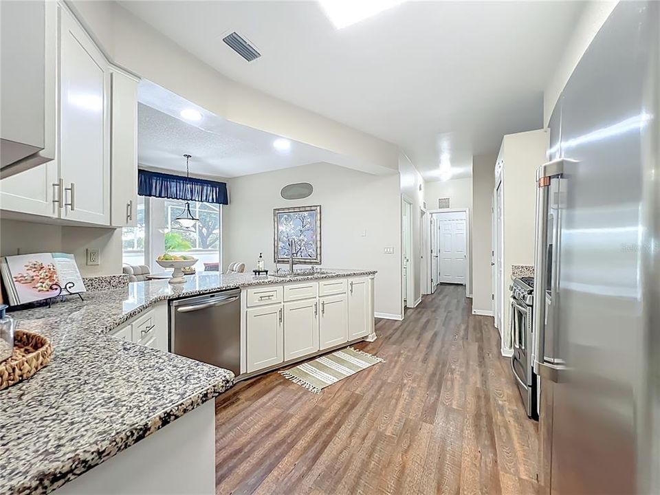 For Sale: $395,000 (3 beds, 3 baths, 2021 Square Feet)