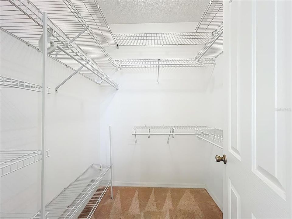 For Sale: $395,000 (3 beds, 3 baths, 2021 Square Feet)