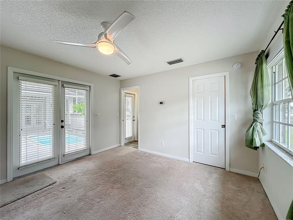 For Sale: $395,000 (3 beds, 3 baths, 2021 Square Feet)