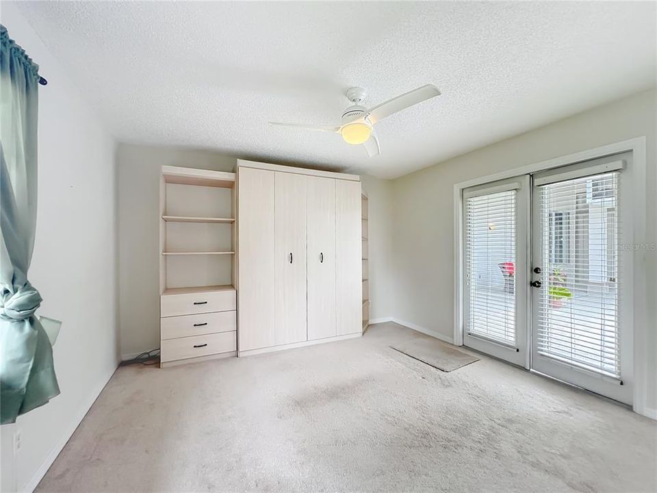 For Sale: $395,000 (3 beds, 3 baths, 2021 Square Feet)