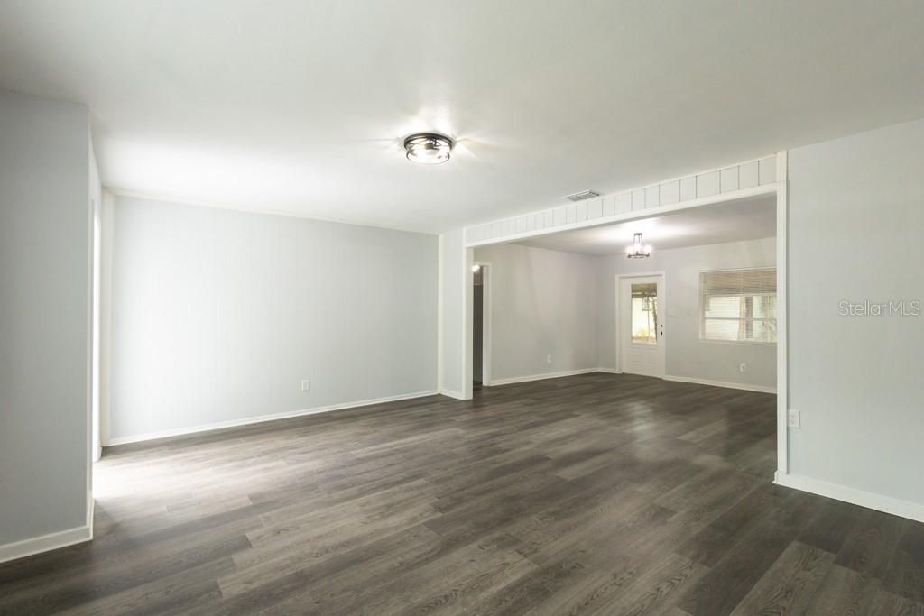 Activo con contrato: $268,000 (3 camas, 1 baños, 1483 Pies cuadrados)