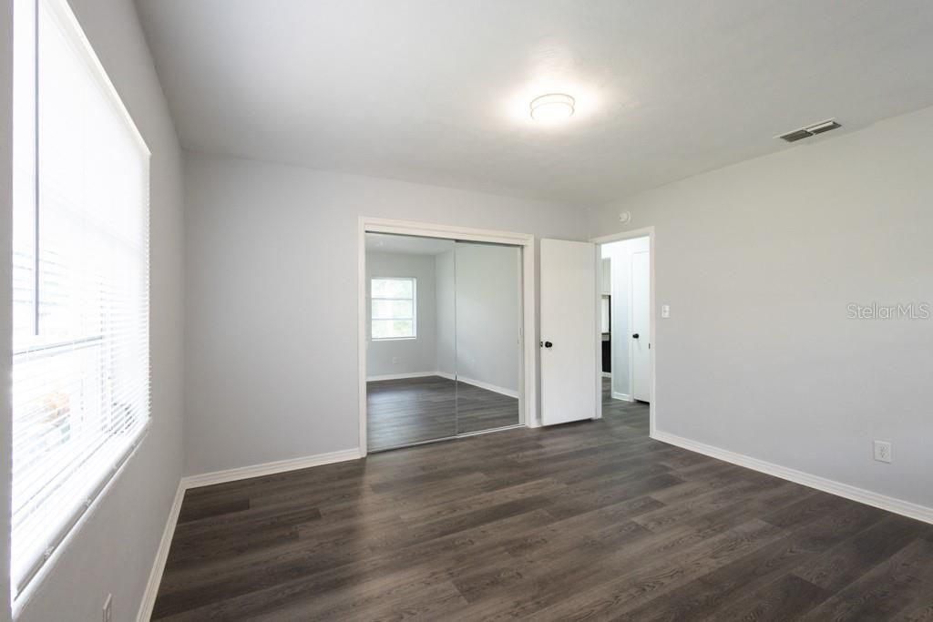 Activo con contrato: $268,000 (3 camas, 1 baños, 1483 Pies cuadrados)