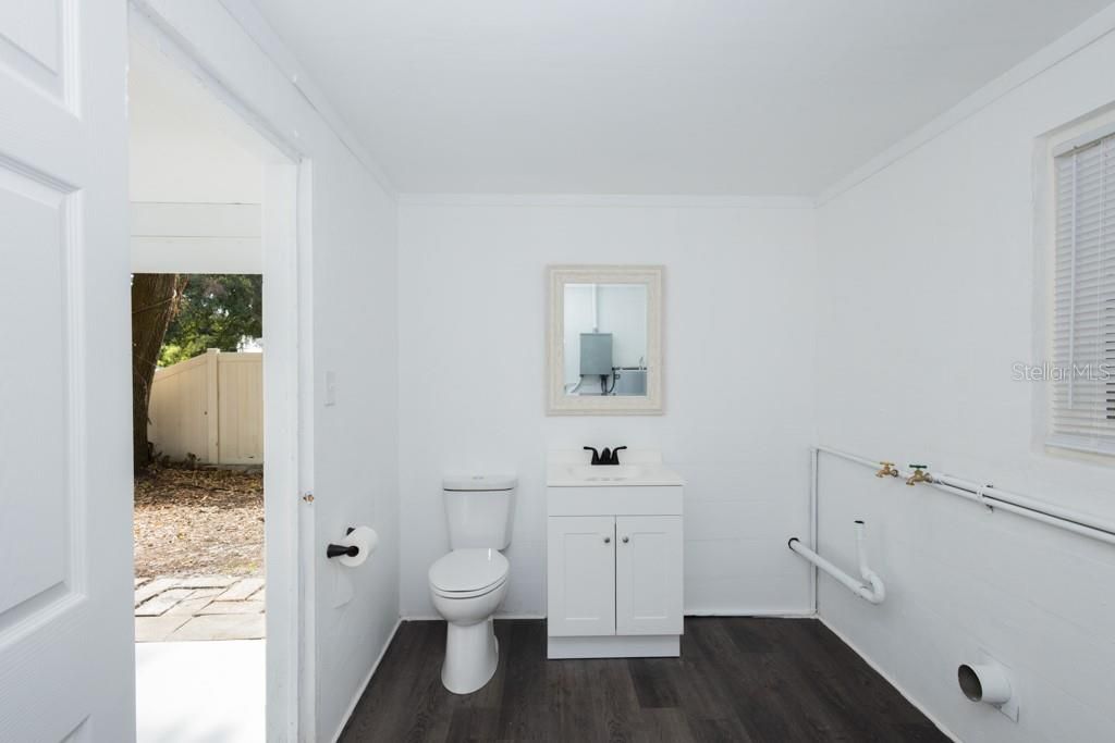 Activo con contrato: $268,000 (3 camas, 1 baños, 1483 Pies cuadrados)