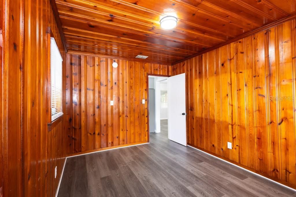 Activo con contrato: $268,000 (3 camas, 1 baños, 1483 Pies cuadrados)