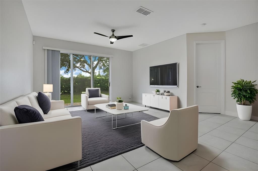 合同活跃: $497,000 (4 贝兹, 3 浴室, 2240 平方英尺)