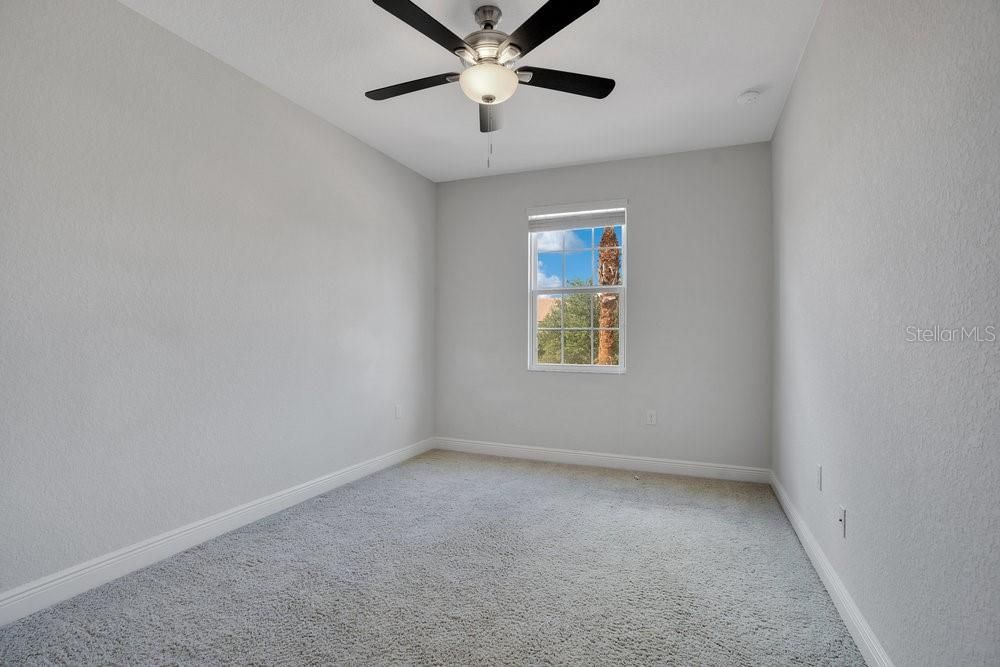 合同活跃: $497,000 (4 贝兹, 3 浴室, 2240 平方英尺)