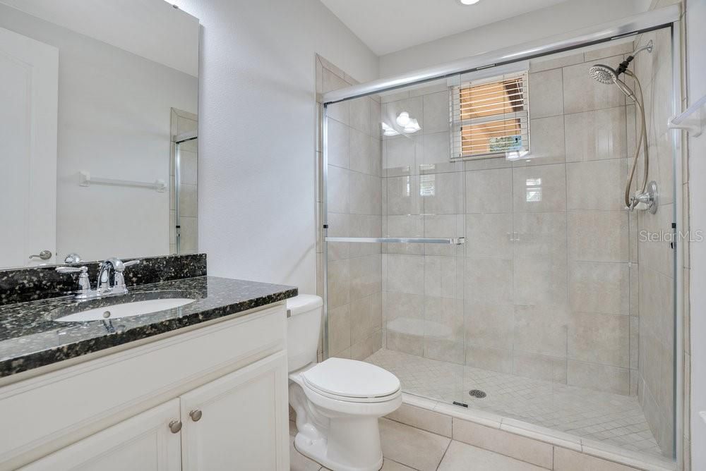 合同活跃: $497,000 (4 贝兹, 3 浴室, 2240 平方英尺)