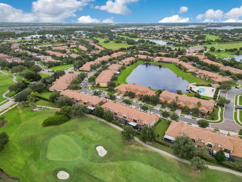 合同活跃: $497,000 (4 贝兹, 3 浴室, 2240 平方英尺)