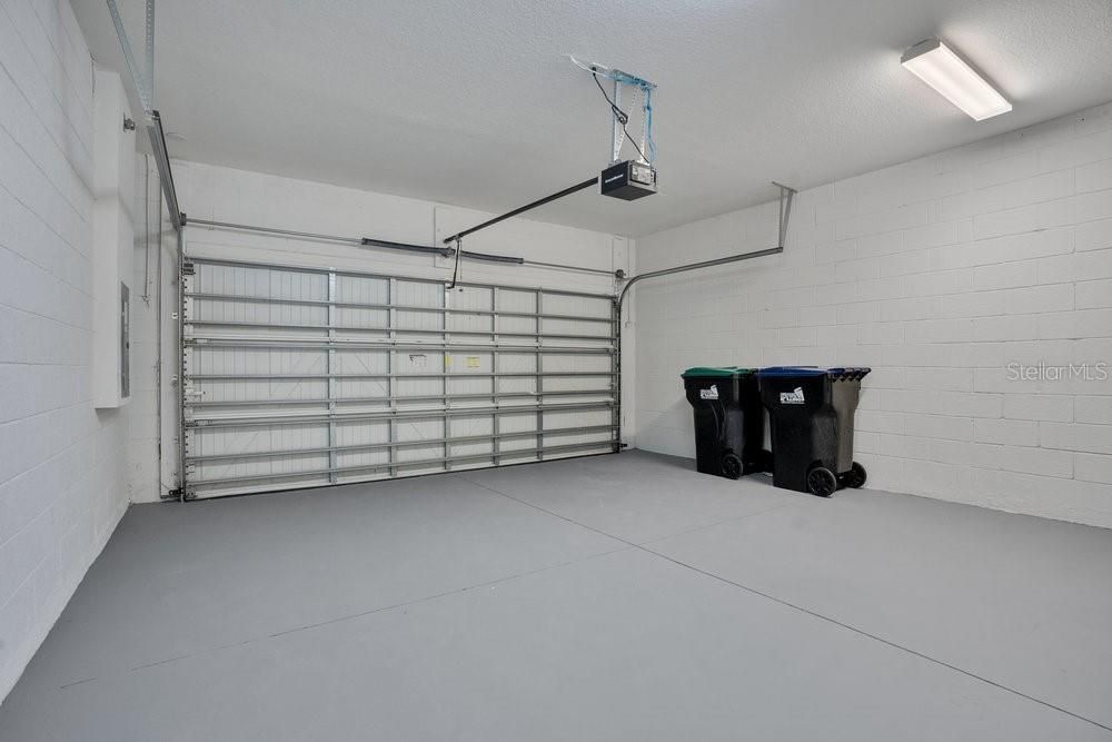 合同活跃: $497,000 (4 贝兹, 3 浴室, 2240 平方英尺)