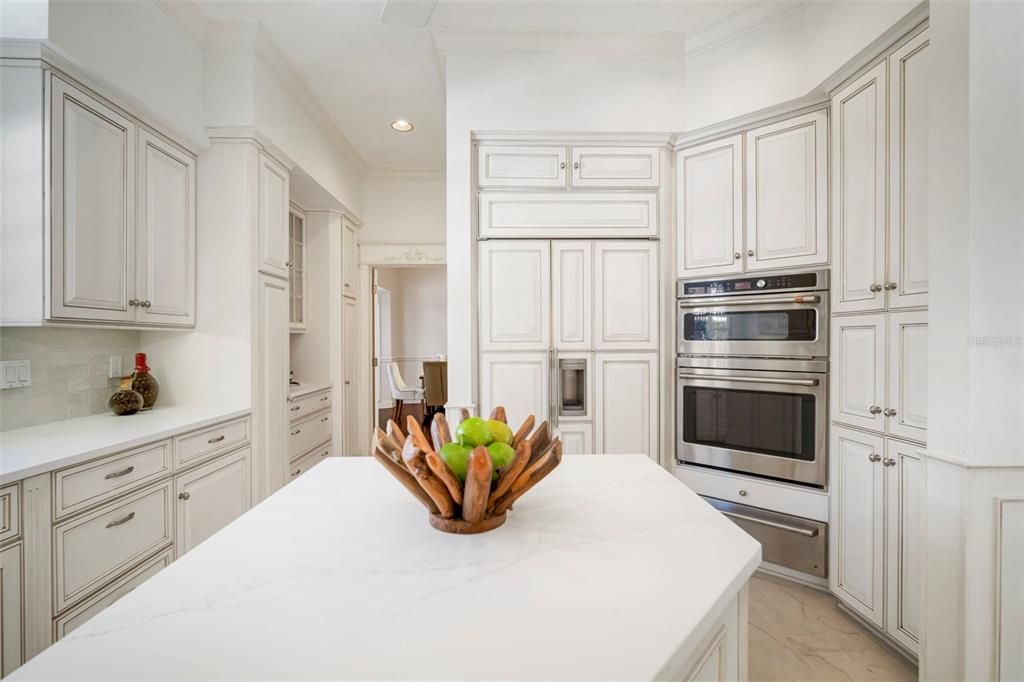 For Sale: $1,990,000 (5 beds, 4 baths, 4456 Square Feet)