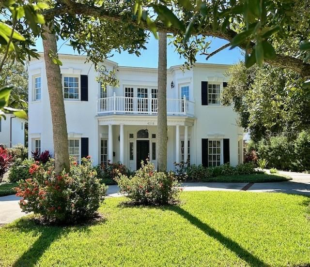 For Sale: $1,990,000 (5 beds, 4 baths, 4456 Square Feet)