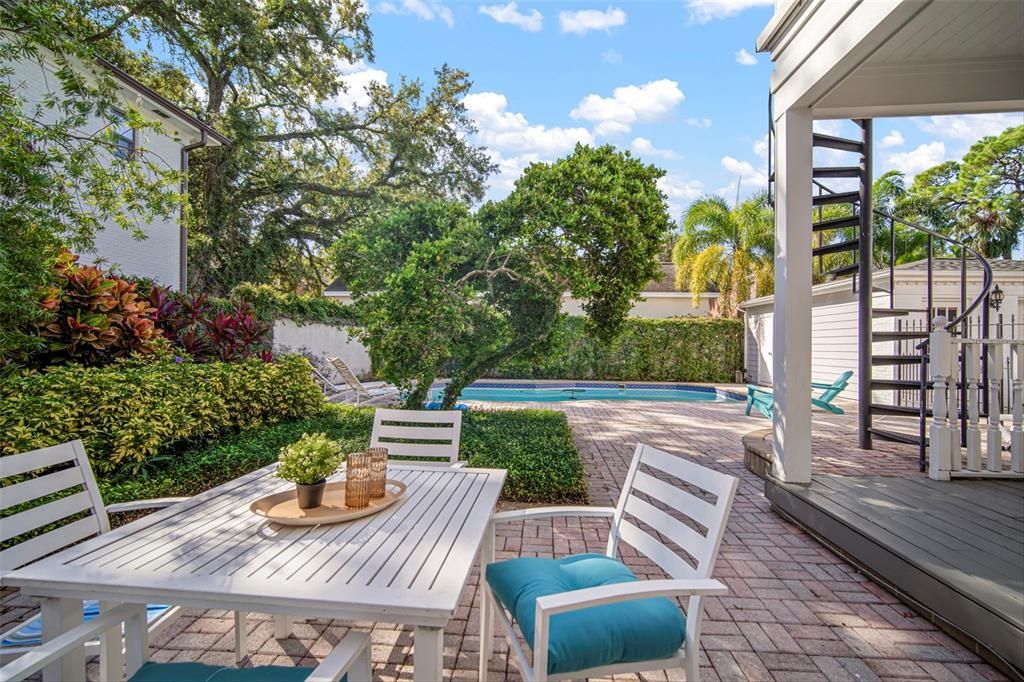 For Sale: $1,990,000 (5 beds, 4 baths, 4456 Square Feet)