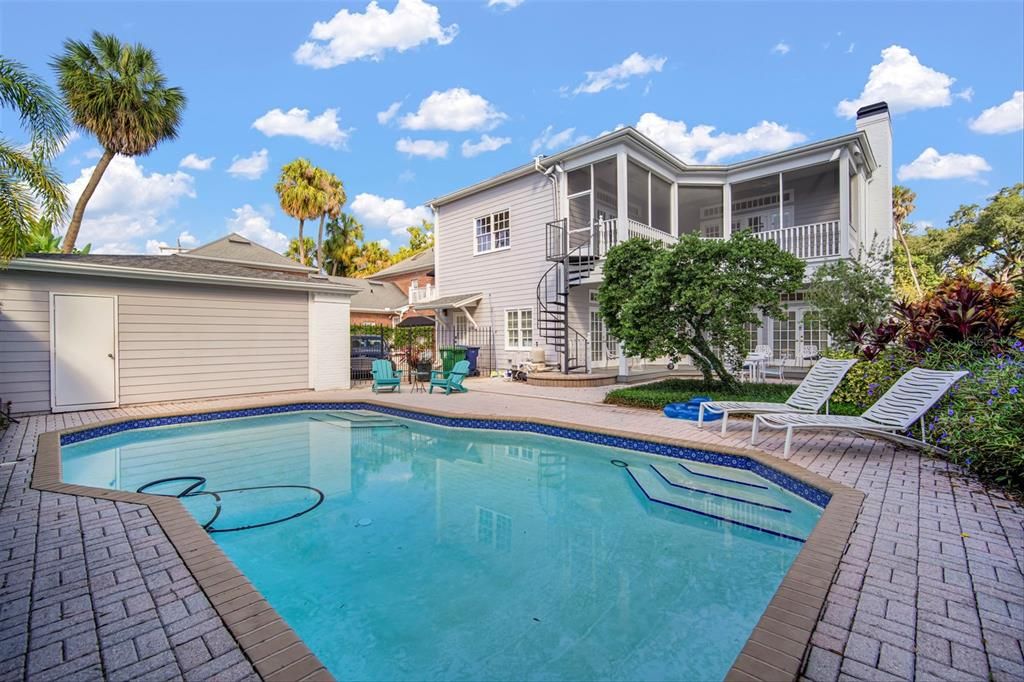 For Sale: $1,990,000 (5 beds, 4 baths, 4456 Square Feet)