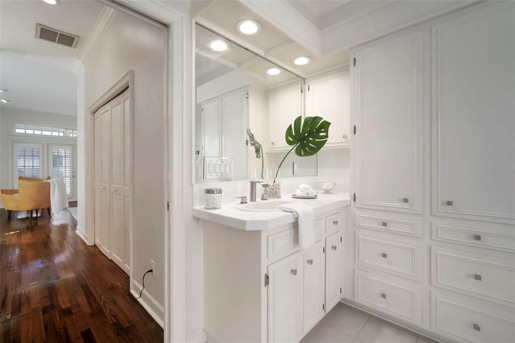 For Sale: $1,990,000 (5 beds, 4 baths, 4456 Square Feet)