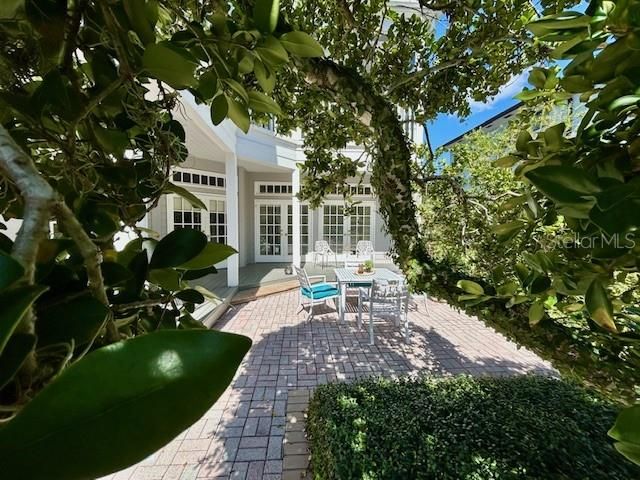 For Sale: $1,990,000 (5 beds, 4 baths, 4456 Square Feet)