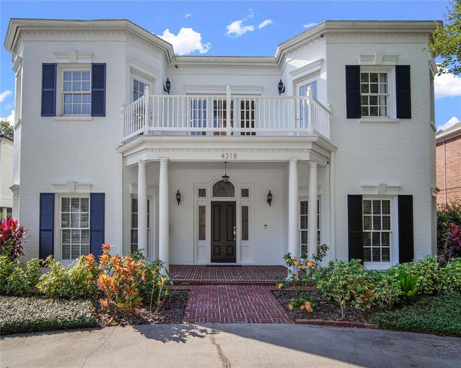 For Sale: $1,990,000 (5 beds, 4 baths, 4456 Square Feet)