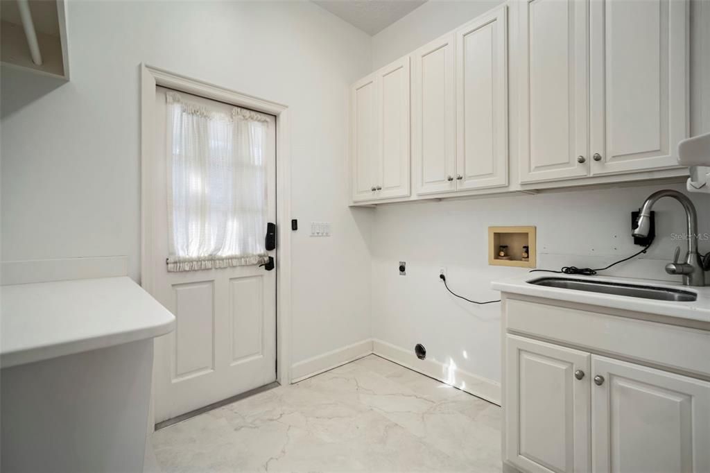 For Sale: $1,990,000 (5 beds, 4 baths, 4456 Square Feet)