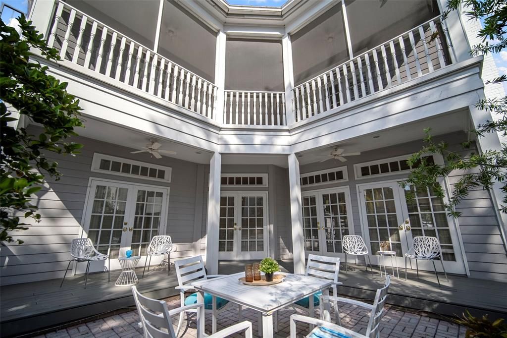 For Sale: $1,990,000 (5 beds, 4 baths, 4456 Square Feet)