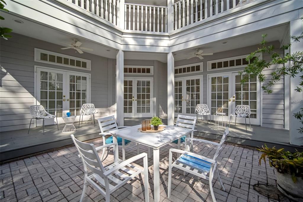 For Sale: $1,990,000 (5 beds, 4 baths, 4456 Square Feet)