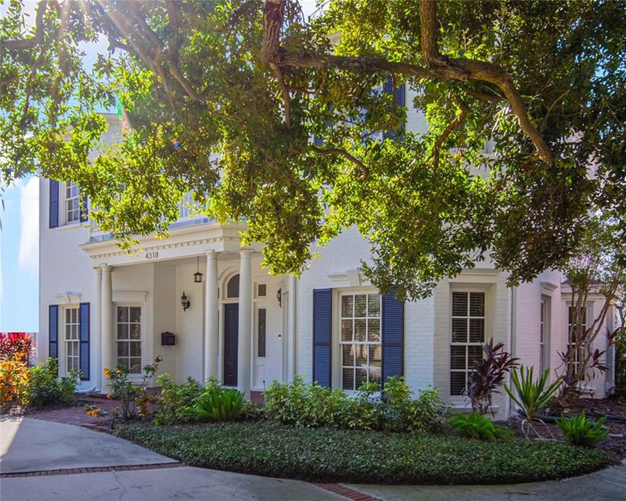 For Sale: $1,990,000 (5 beds, 4 baths, 4456 Square Feet)