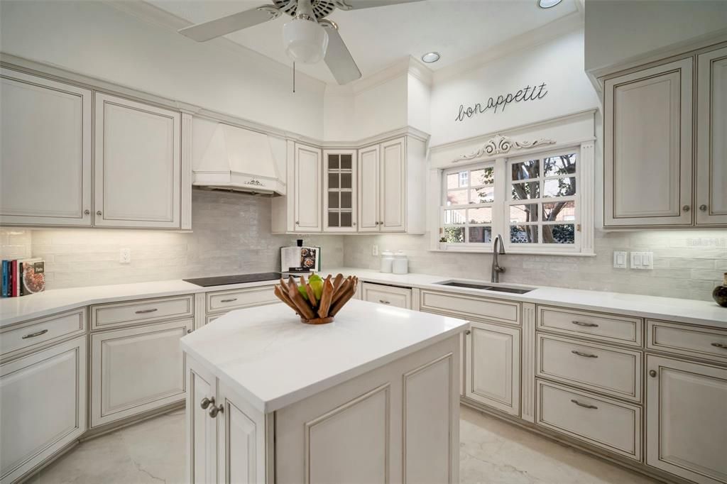 For Sale: $1,990,000 (5 beds, 4 baths, 4456 Square Feet)