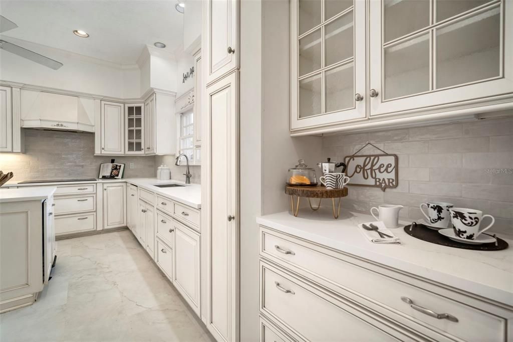 For Sale: $1,990,000 (5 beds, 4 baths, 4456 Square Feet)