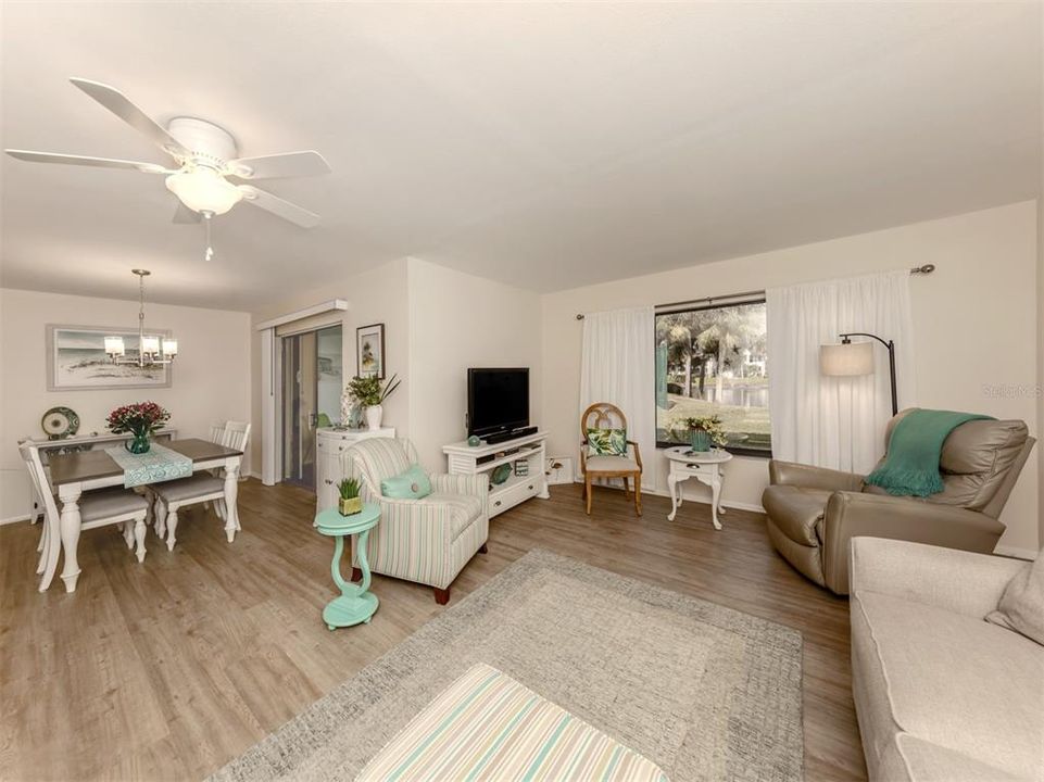 For Sale: $254,500 (2 beds, 2 baths, 1120 Square Feet)