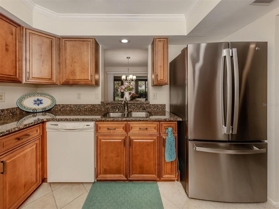 For Sale: $254,500 (2 beds, 2 baths, 1120 Square Feet)