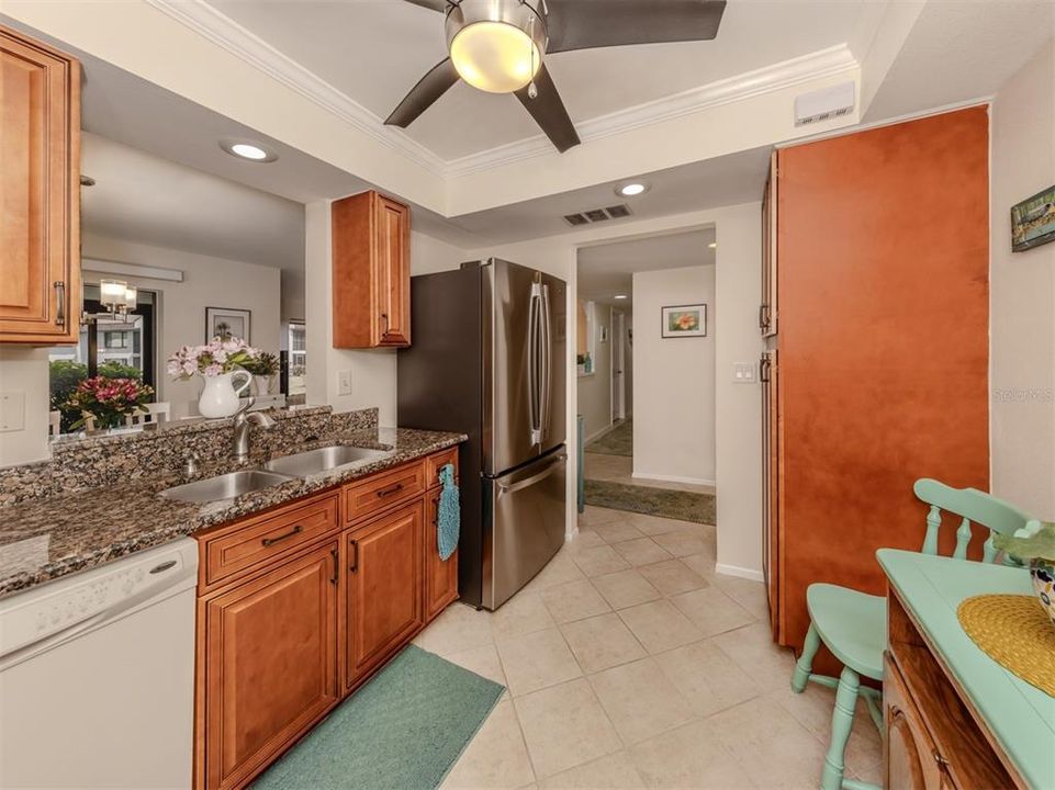 For Sale: $254,500 (2 beds, 2 baths, 1120 Square Feet)