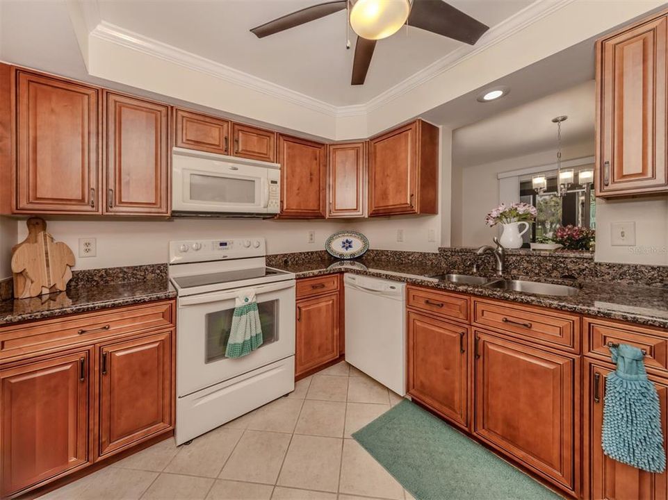 For Sale: $254,500 (2 beds, 2 baths, 1120 Square Feet)