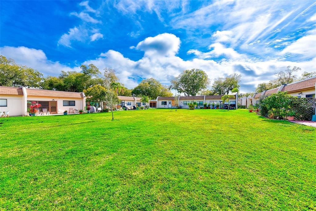 For Sale: $135,000 (2 beds, 2 baths, 886 Square Feet)