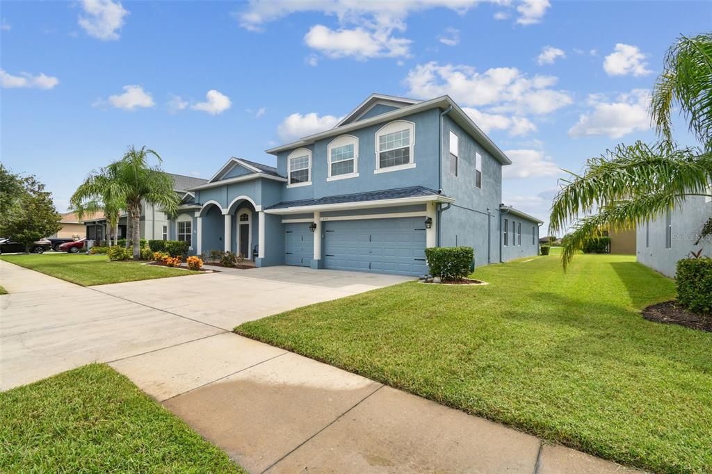 En Venta: $598,500 (4 camas, 4 baños, 3858 Pies cuadrados)