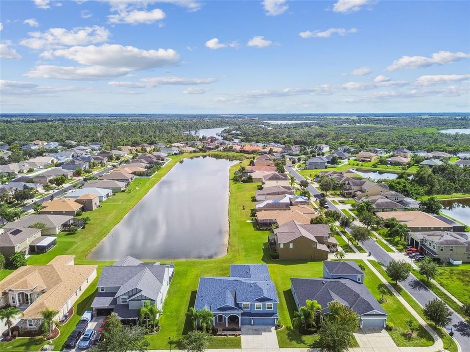 En Venta: $598,500 (4 camas, 4 baños, 3858 Pies cuadrados)