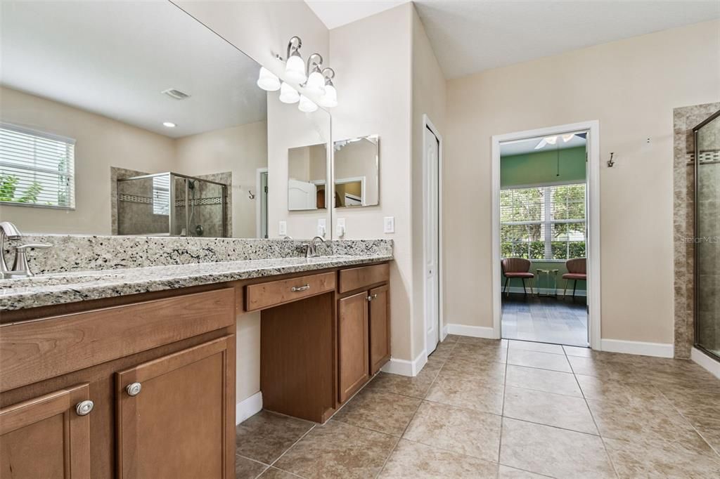 En Venta: $598,500 (4 camas, 4 baños, 3858 Pies cuadrados)