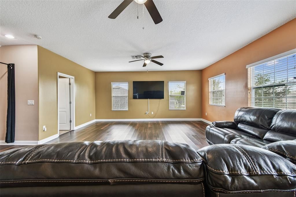 En Venta: $598,500 (4 camas, 4 baños, 3858 Pies cuadrados)