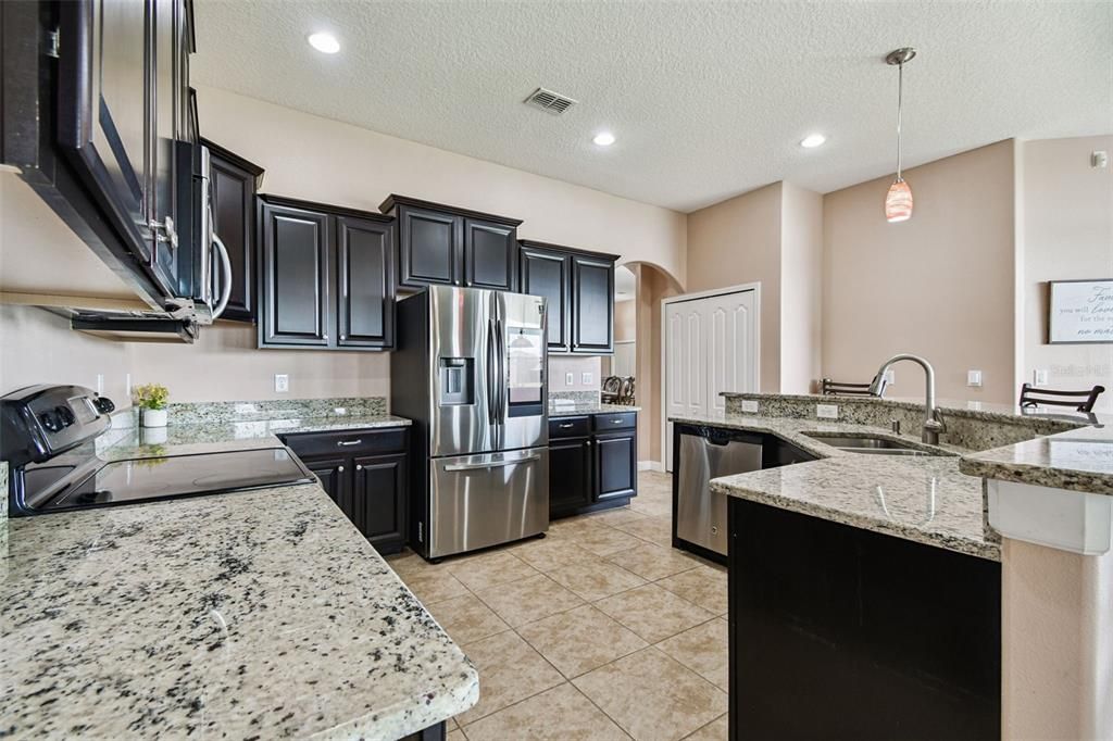 En Venta: $598,500 (4 camas, 4 baños, 3858 Pies cuadrados)