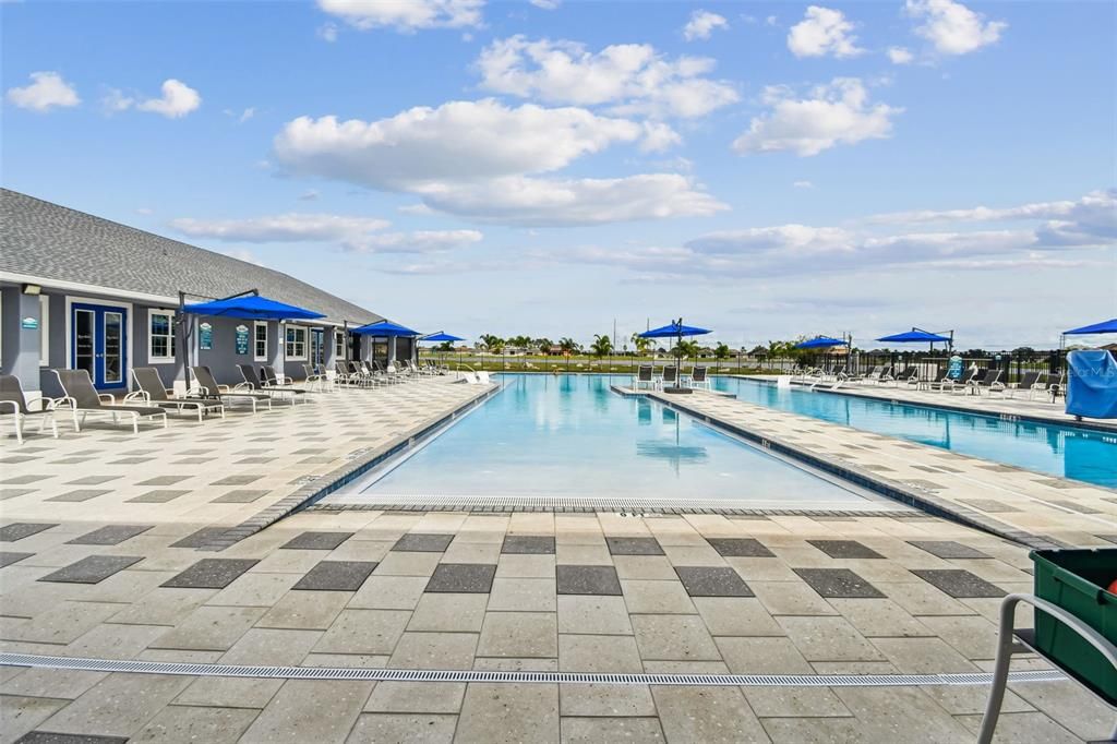 En Venta: $598,500 (4 camas, 4 baños, 3858 Pies cuadrados)