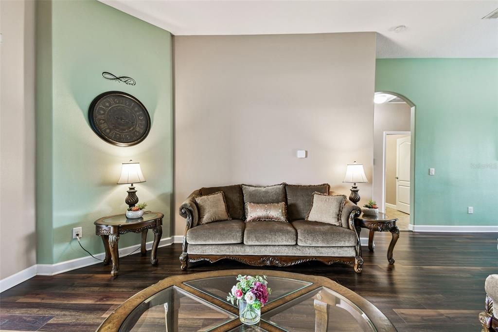 En Venta: $598,500 (4 camas, 4 baños, 3858 Pies cuadrados)