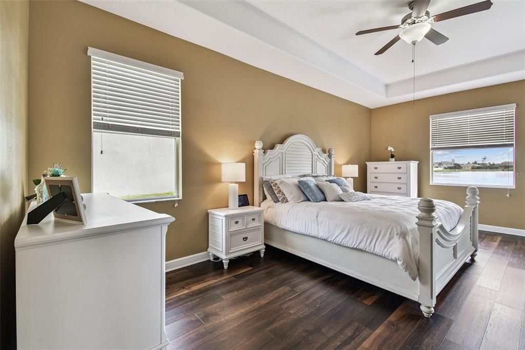 En Venta: $598,500 (4 camas, 4 baños, 3858 Pies cuadrados)